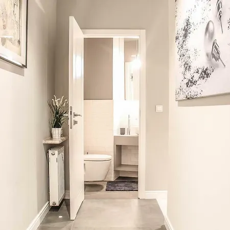 Luxury In The Center Of With Free Underground Garage Krakkó