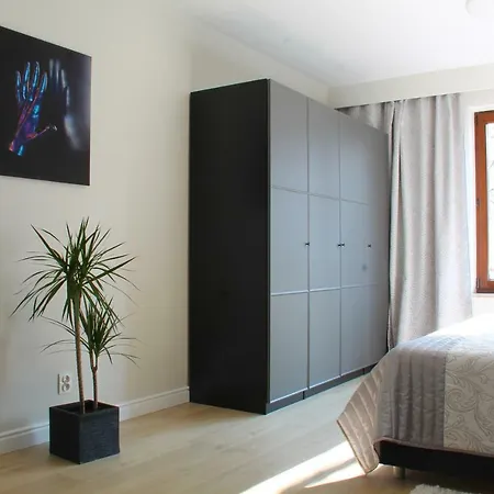 Luxury In The Center Of With Free Underground Garage *