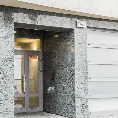 아파트 Luxury In The Center Of With Free Underground Garage *