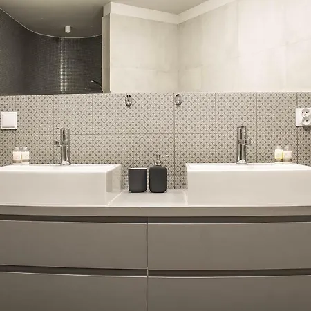 Luxury In The Center Of With Free Underground Garage 아파트