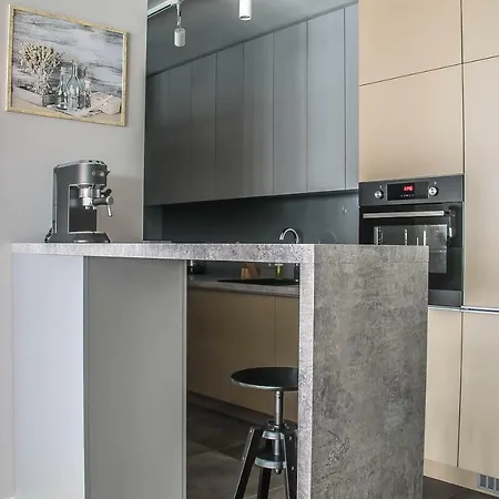 Luxury In The Center Of With Free Underground Garage